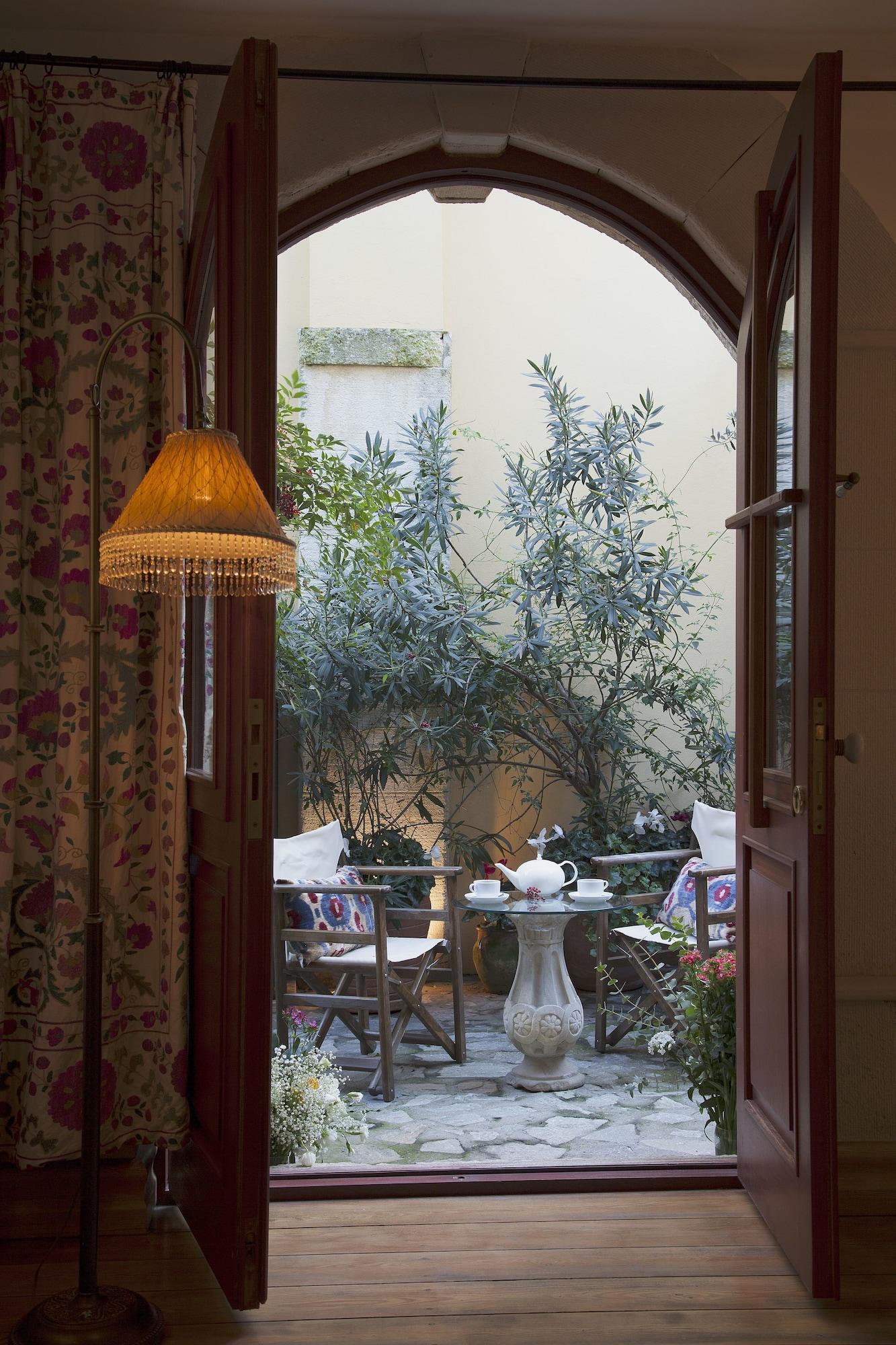 Hotel Empress Zoe