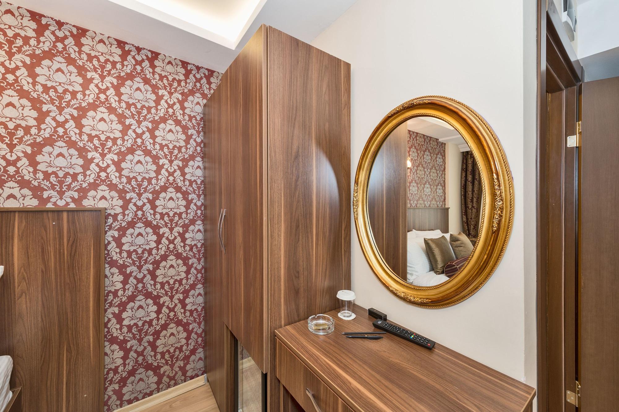 Marmara Place Old Hotel 4*