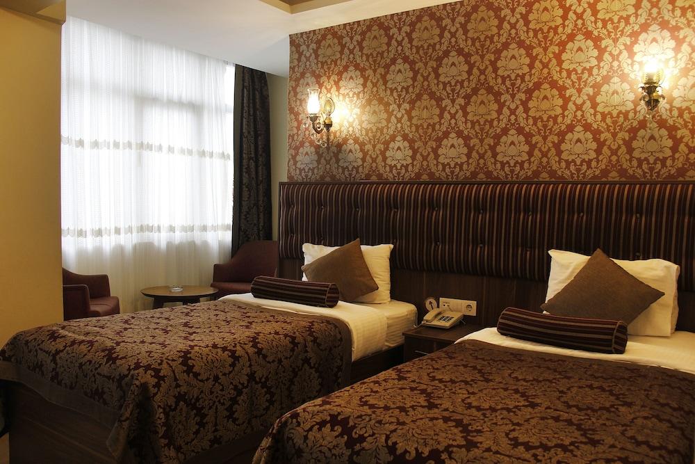 Marmara Place Old Hotel Istanbul
