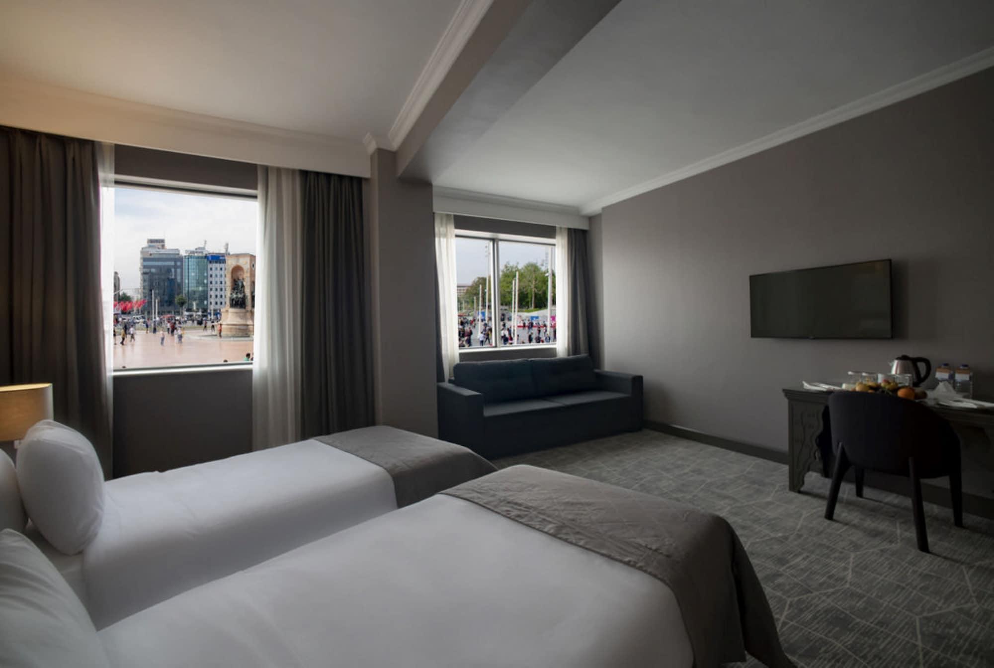 Taksim Square 4*