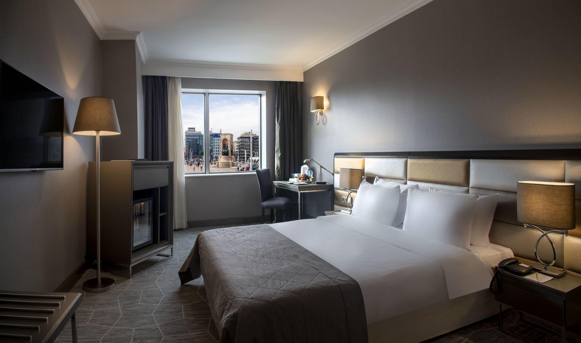 Hotel Taksim Square 4*