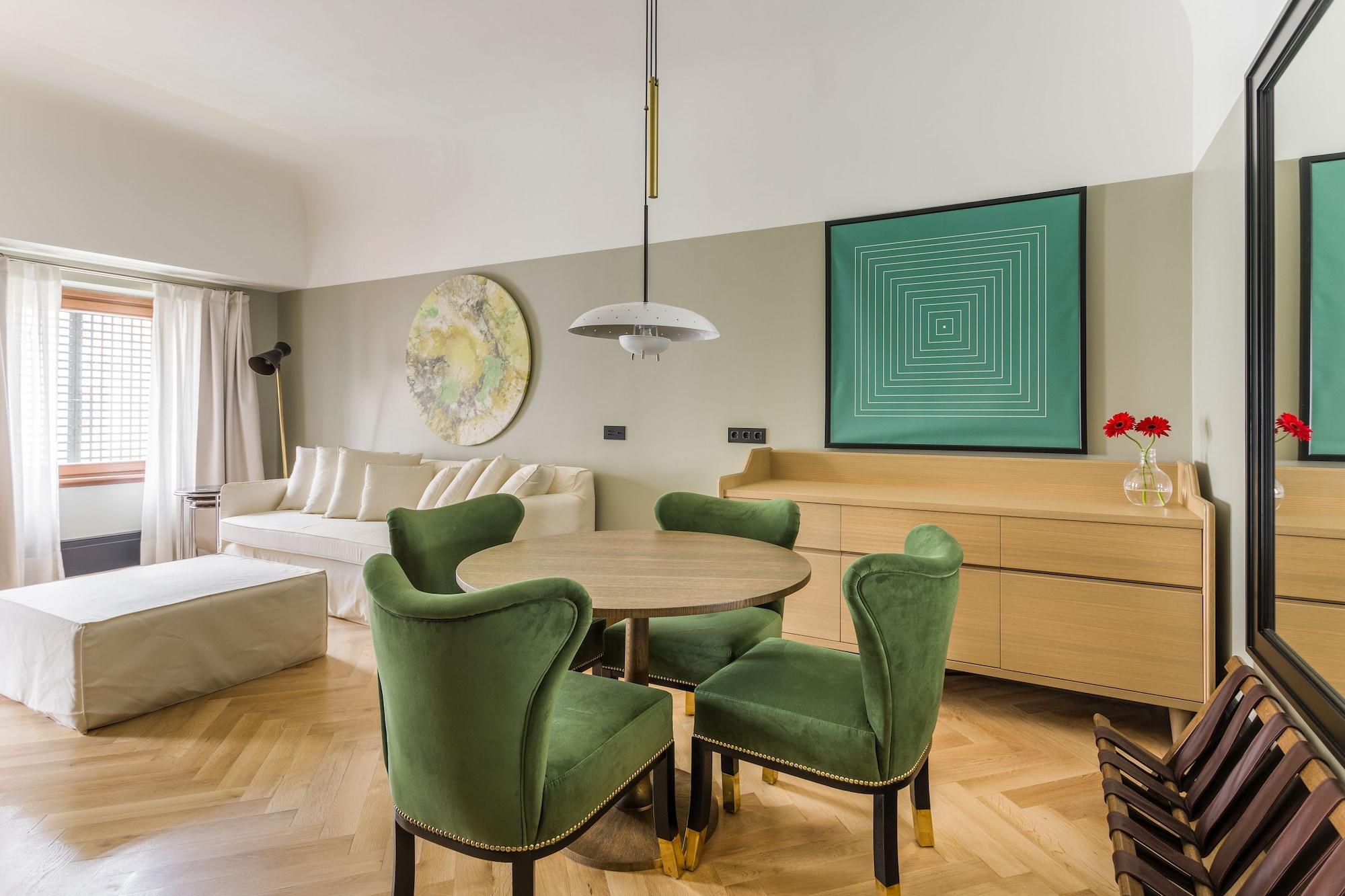 Mate Emir, 4* Istambul