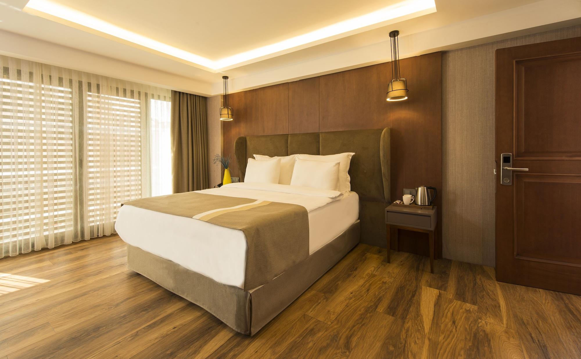 Hotel The Way 4*