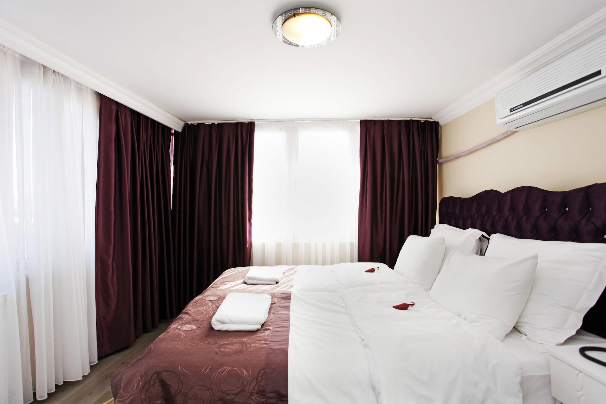 Spinel - Old Hotel
