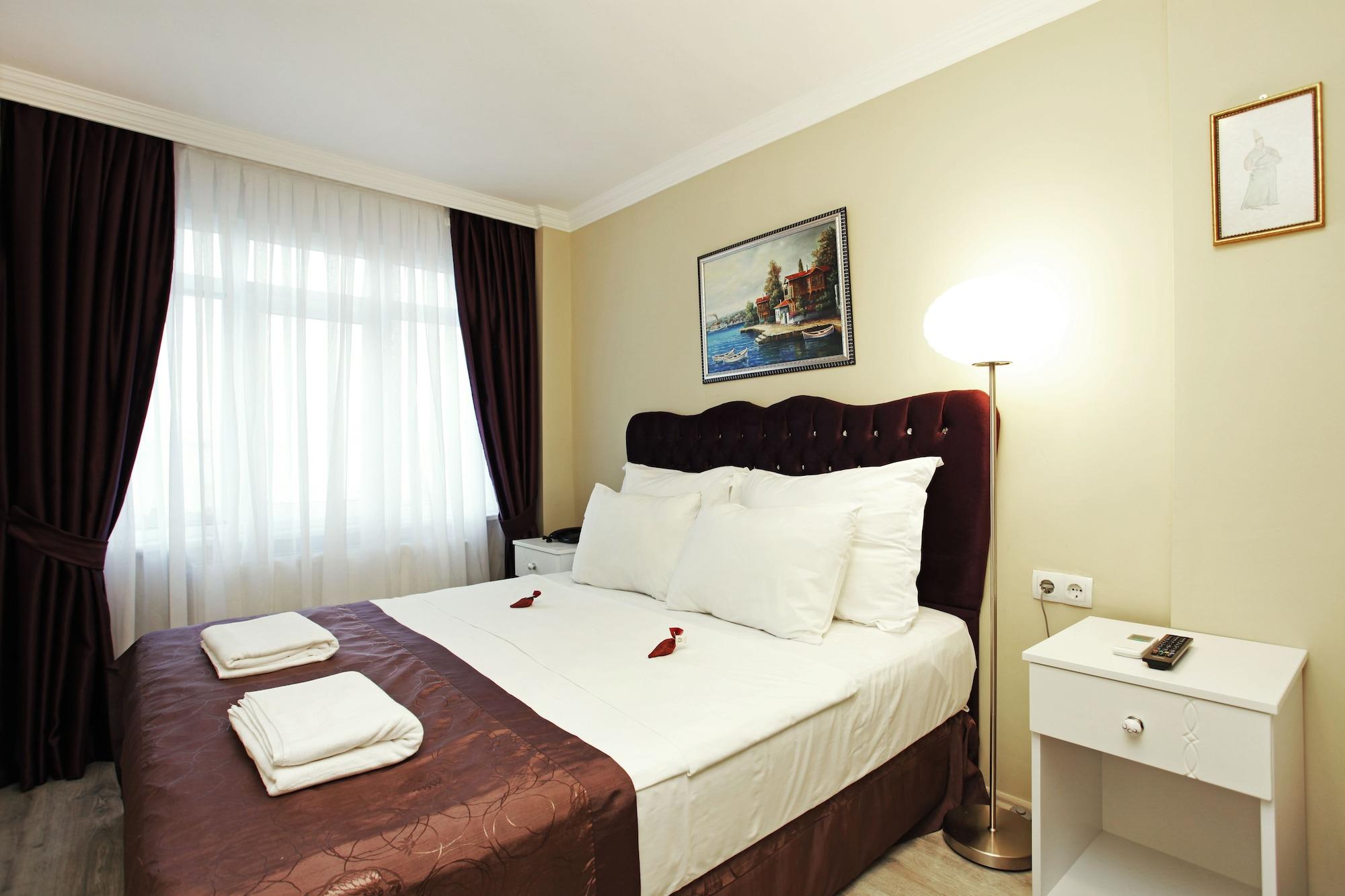 Spinel - Old Hotel Istanbul