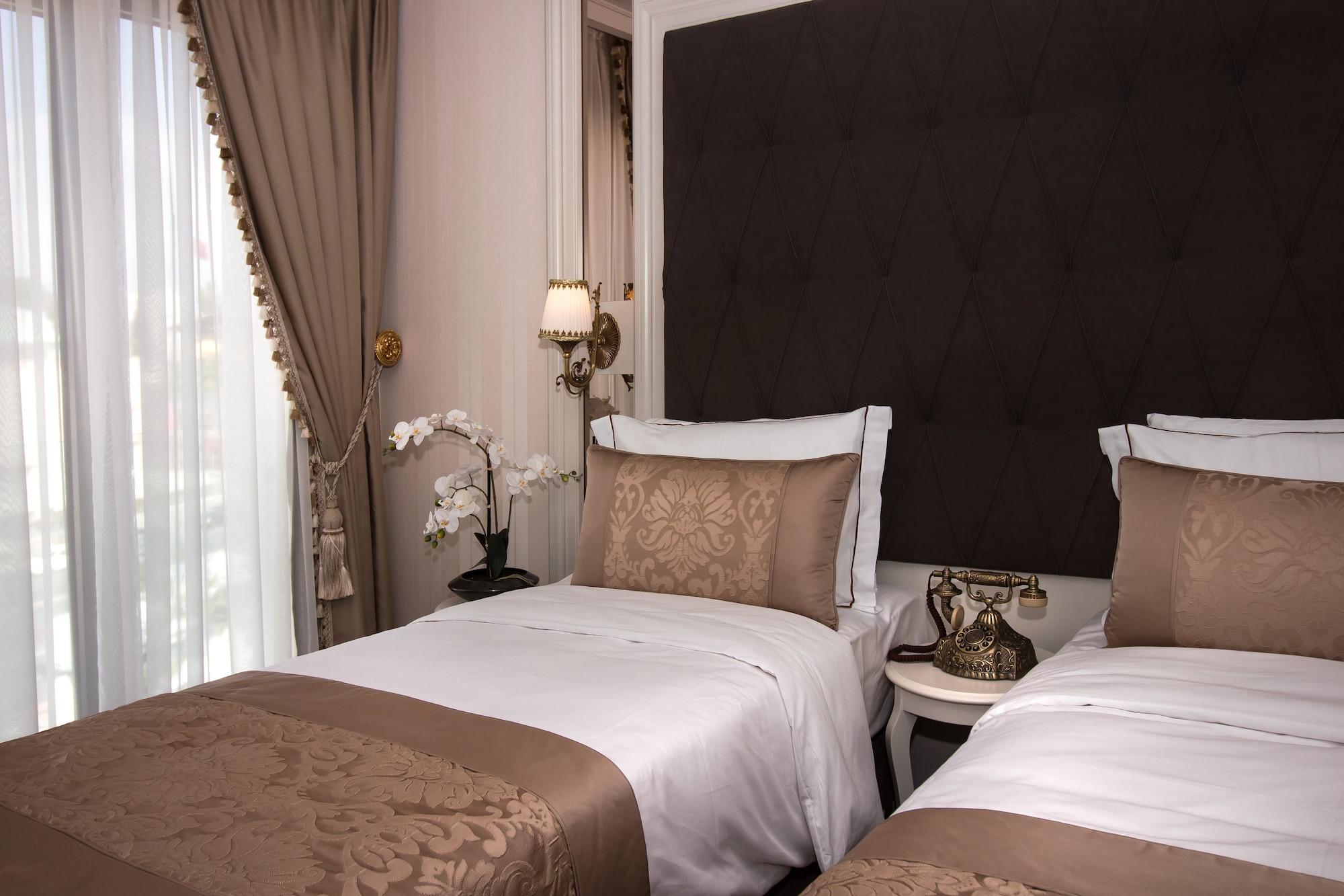Town Hotel 3*