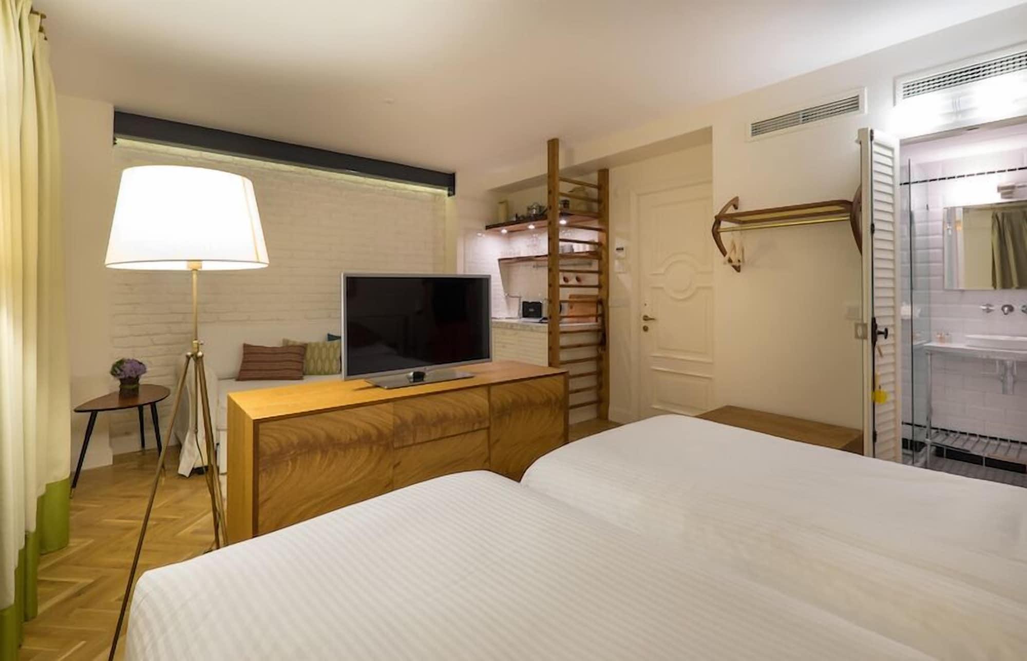 Hotel Pera Neuf 2*