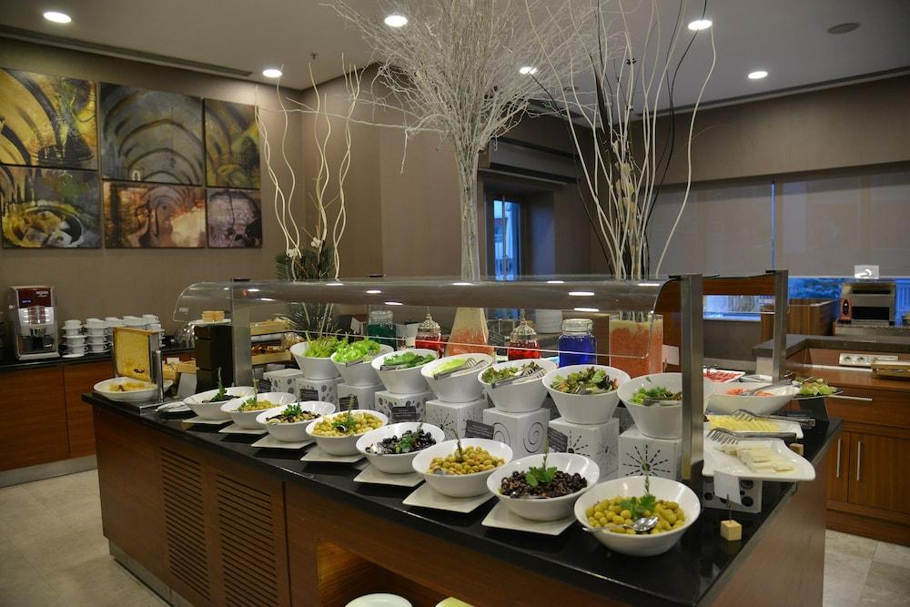 Dedeman Bostanci & Convention Center 5* Istanbul