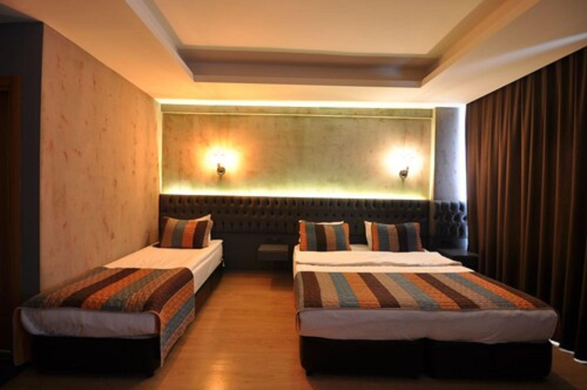 Otel Retropera