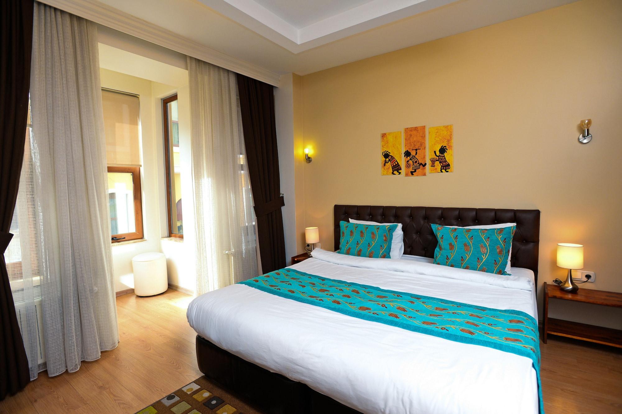 Retropera Hotel 2*