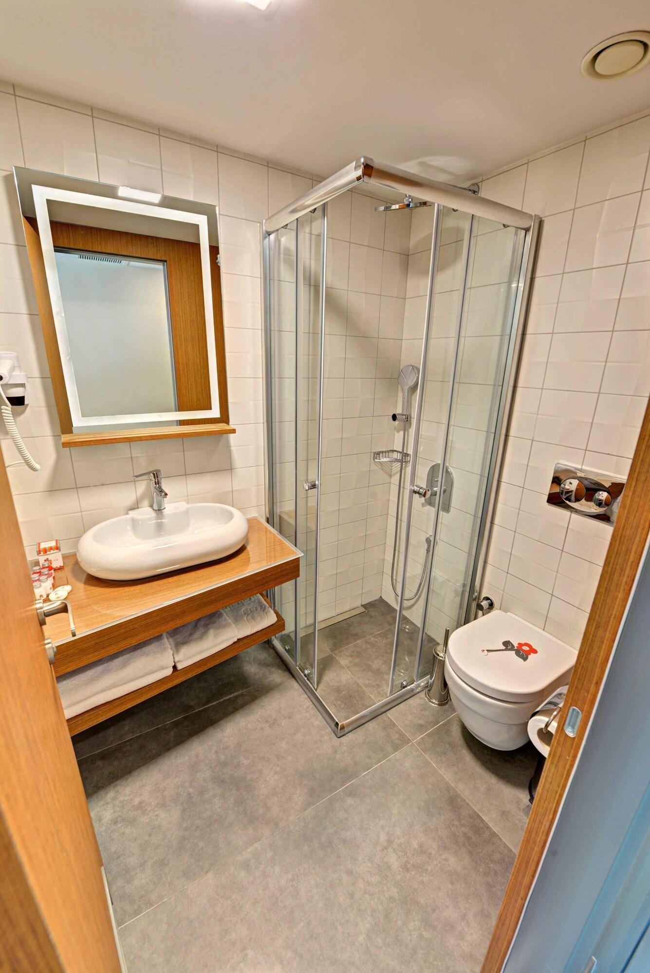 All Inn Hotel Hotel