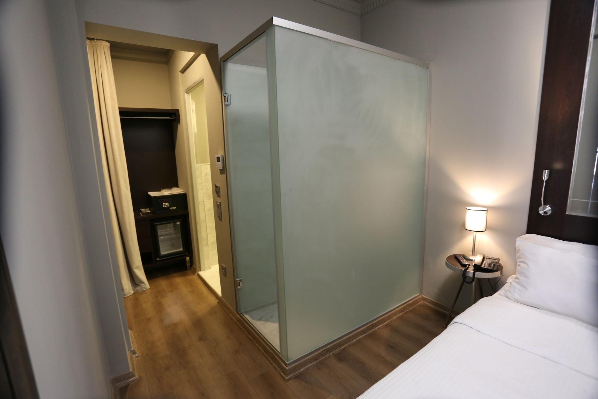 Otel Ferman Pera 3*