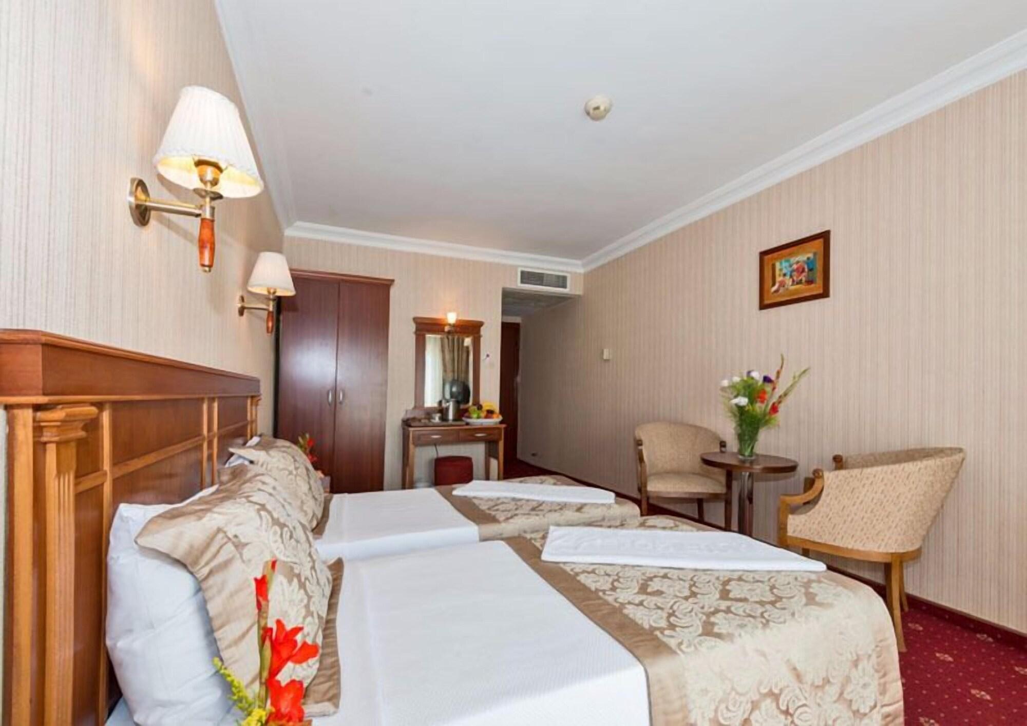 Hotel Vatan Asur 3*