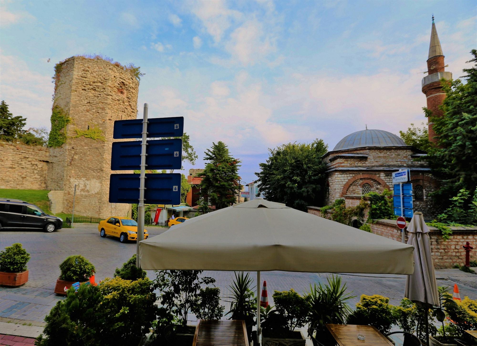 Hotel Eternity Boutique 4*