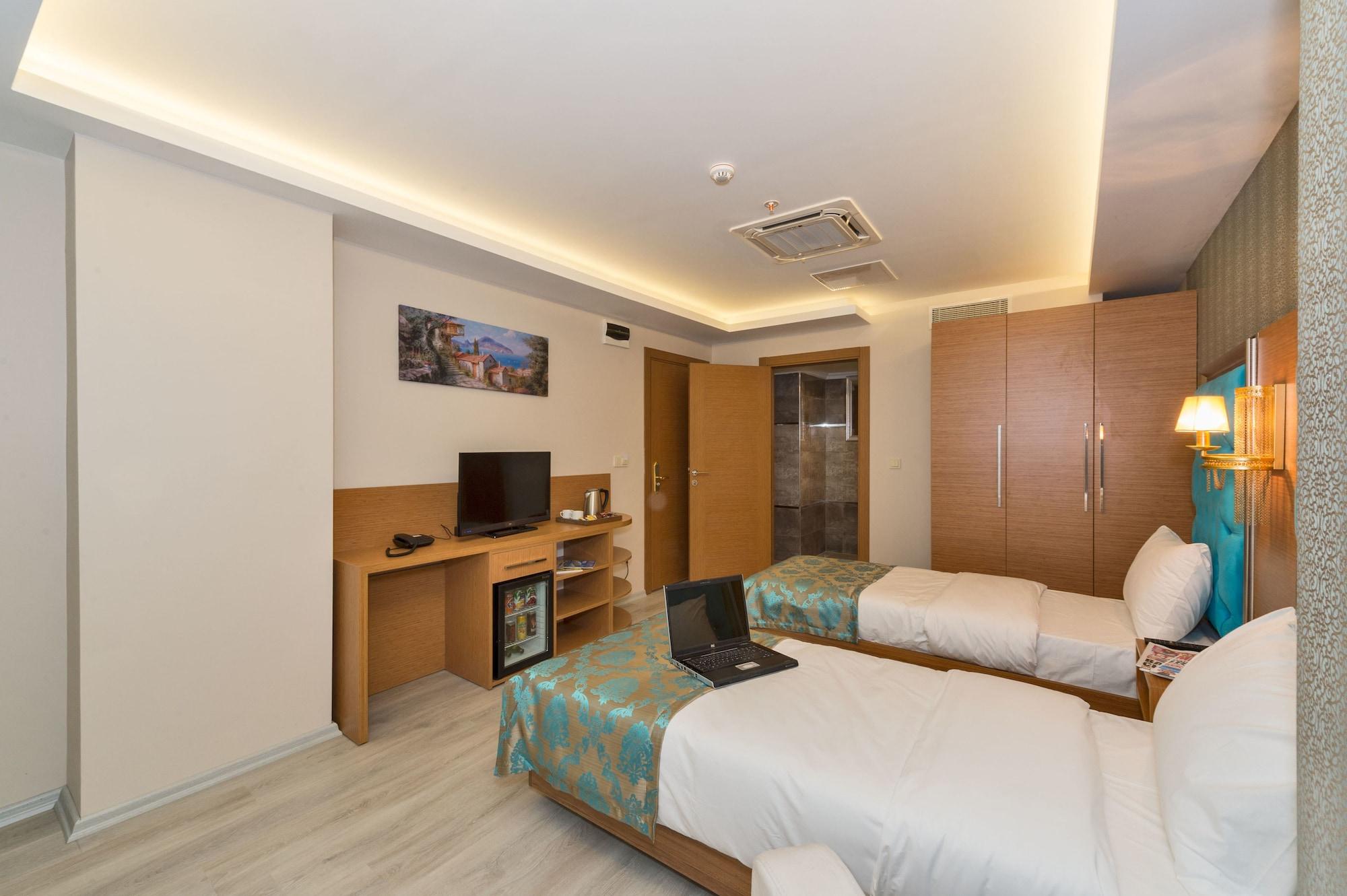 Hotel Grand Palace