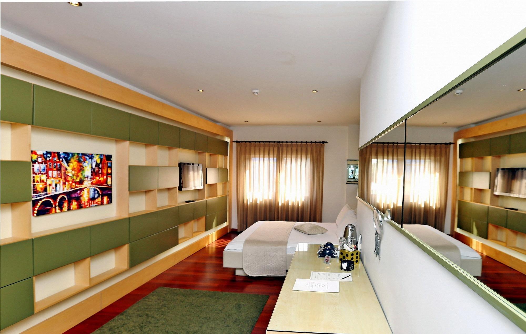 Eternity Boutique 4*