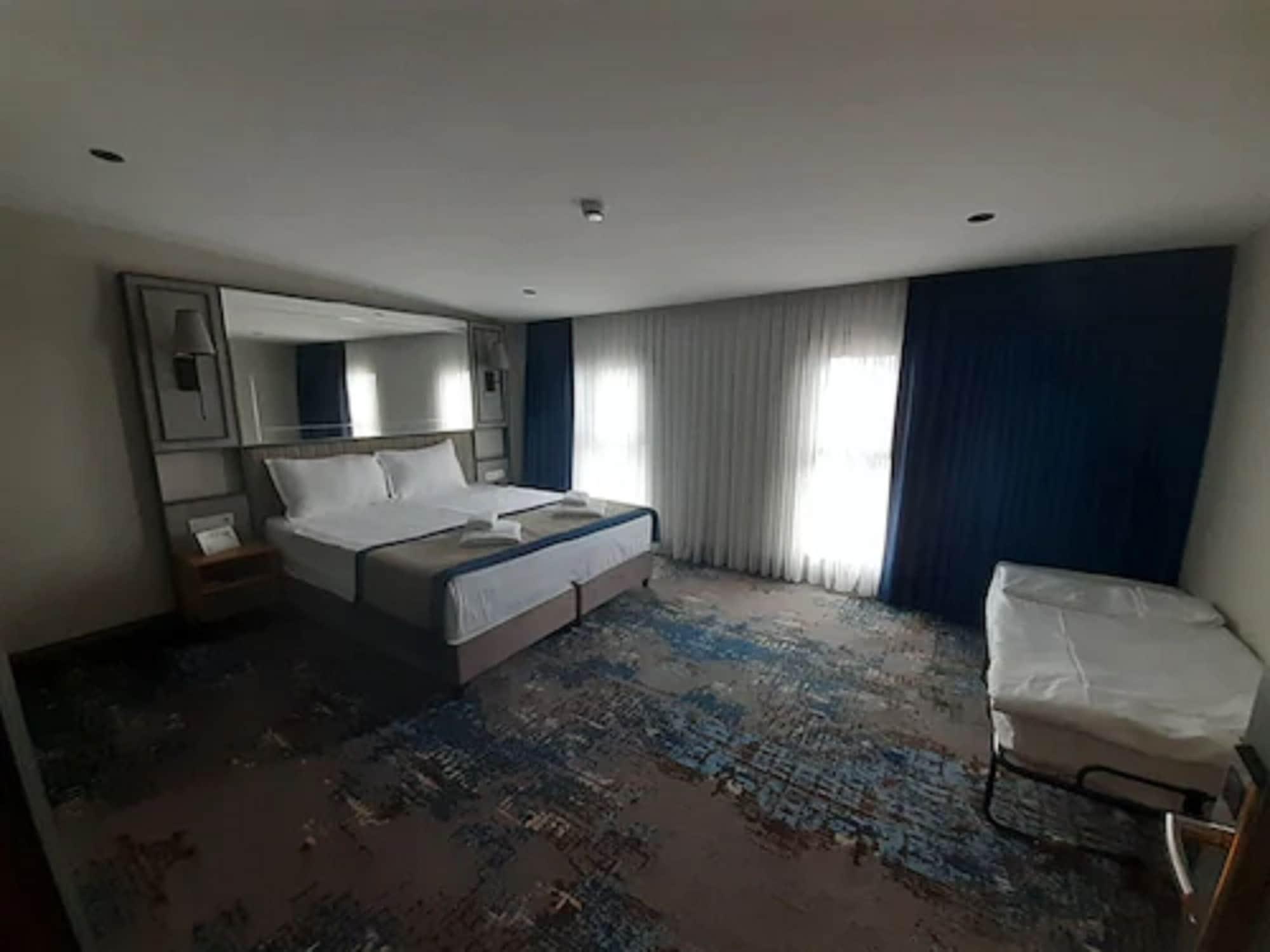 Taksim Pera Orient Hotel 4*
