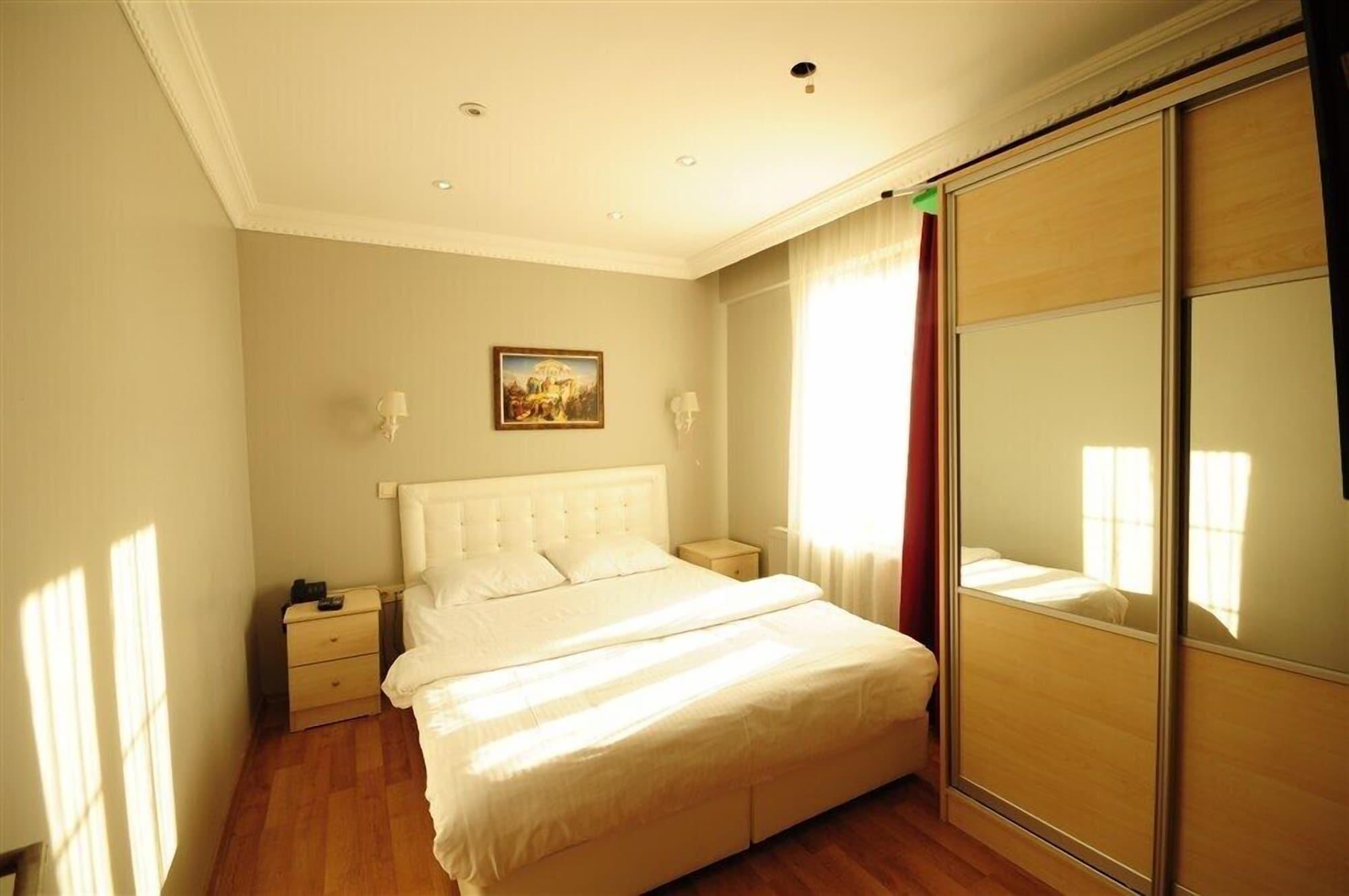 Sheriff Aparthotel 2*