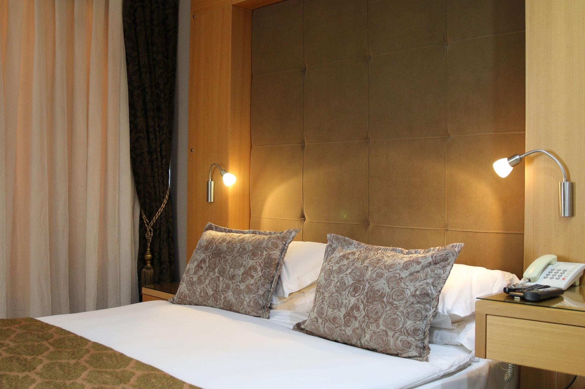 Hotel Emerald 4*