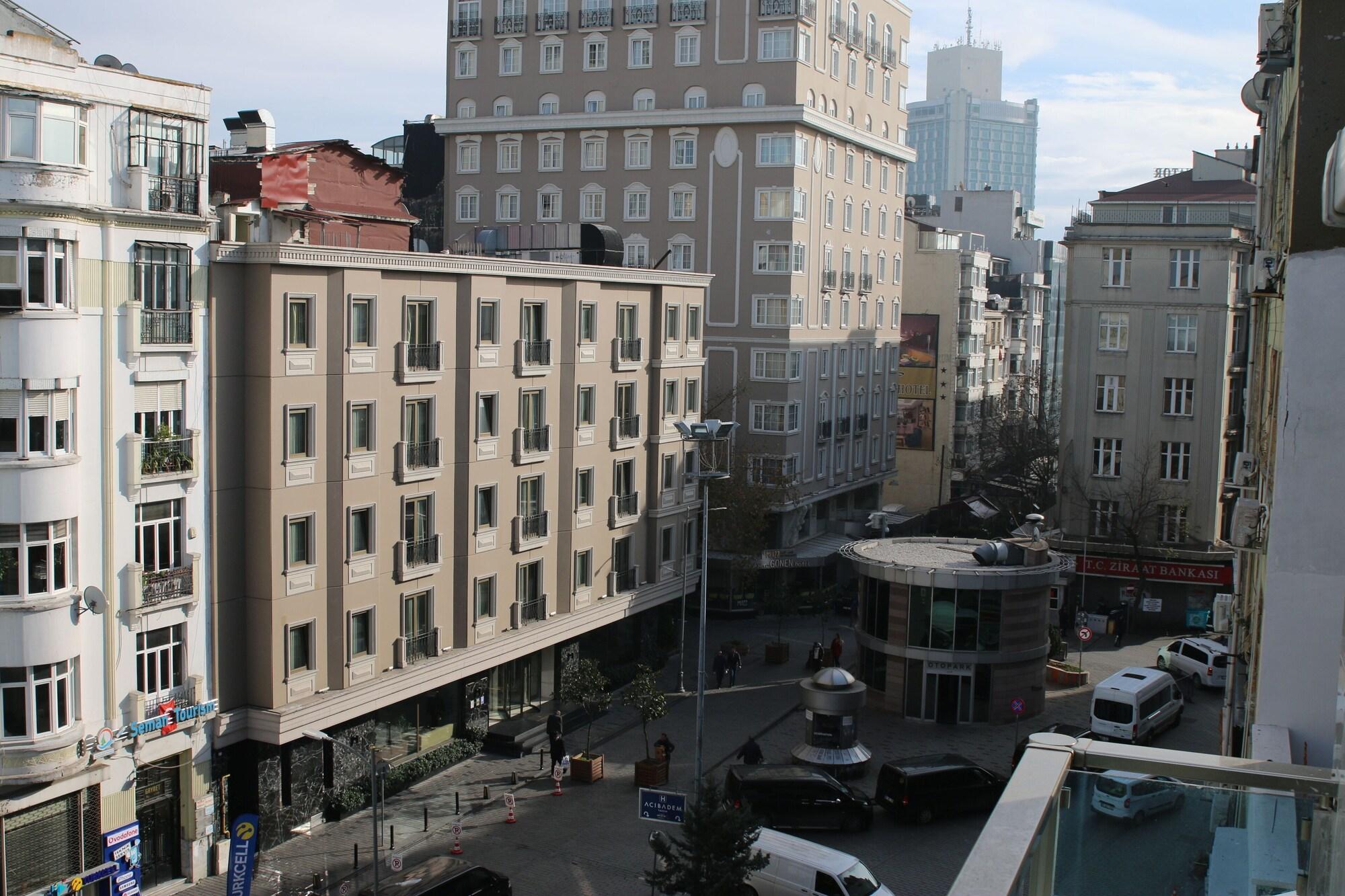 Hotel Emerald 4*