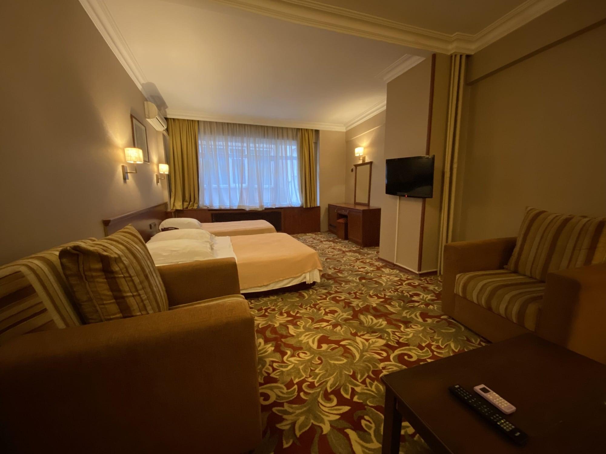 Hotel Monopol 3*