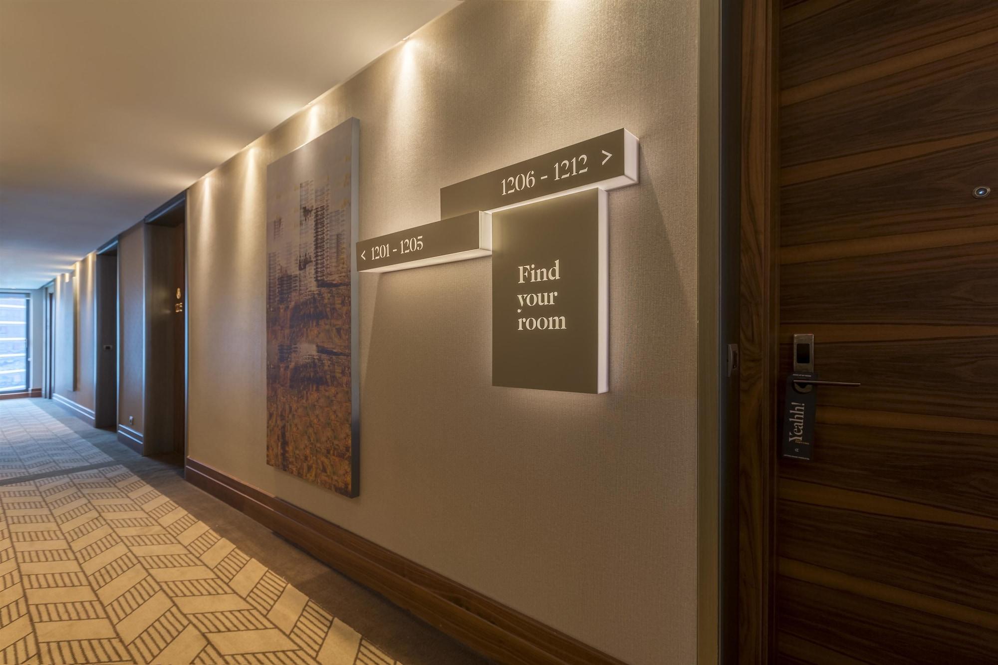 Hotel Golden Tulip Bayrampasa 5*