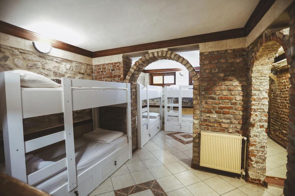 Cheers Vintage Albergue