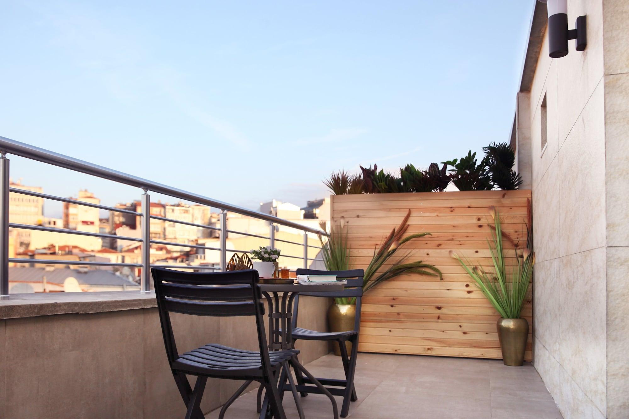 Hotel The Fox 4*