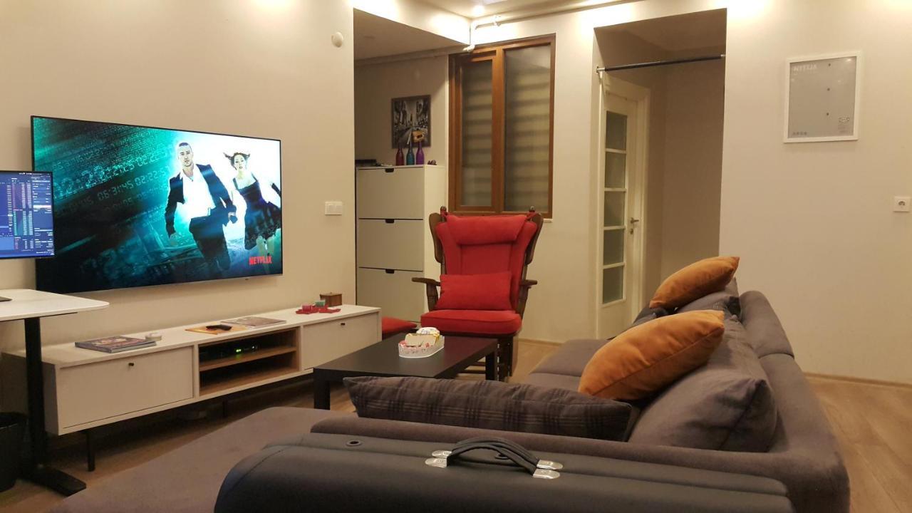 Shared Center Of The Istanbul, Metro 3 Mnt Homestay