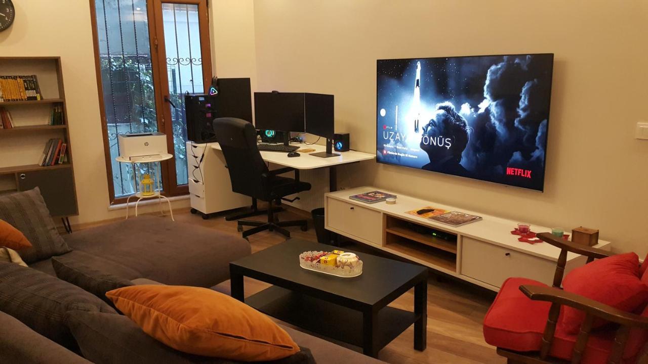 Homestay Shared Center Of The Istanbul, Metro 3 Mnt