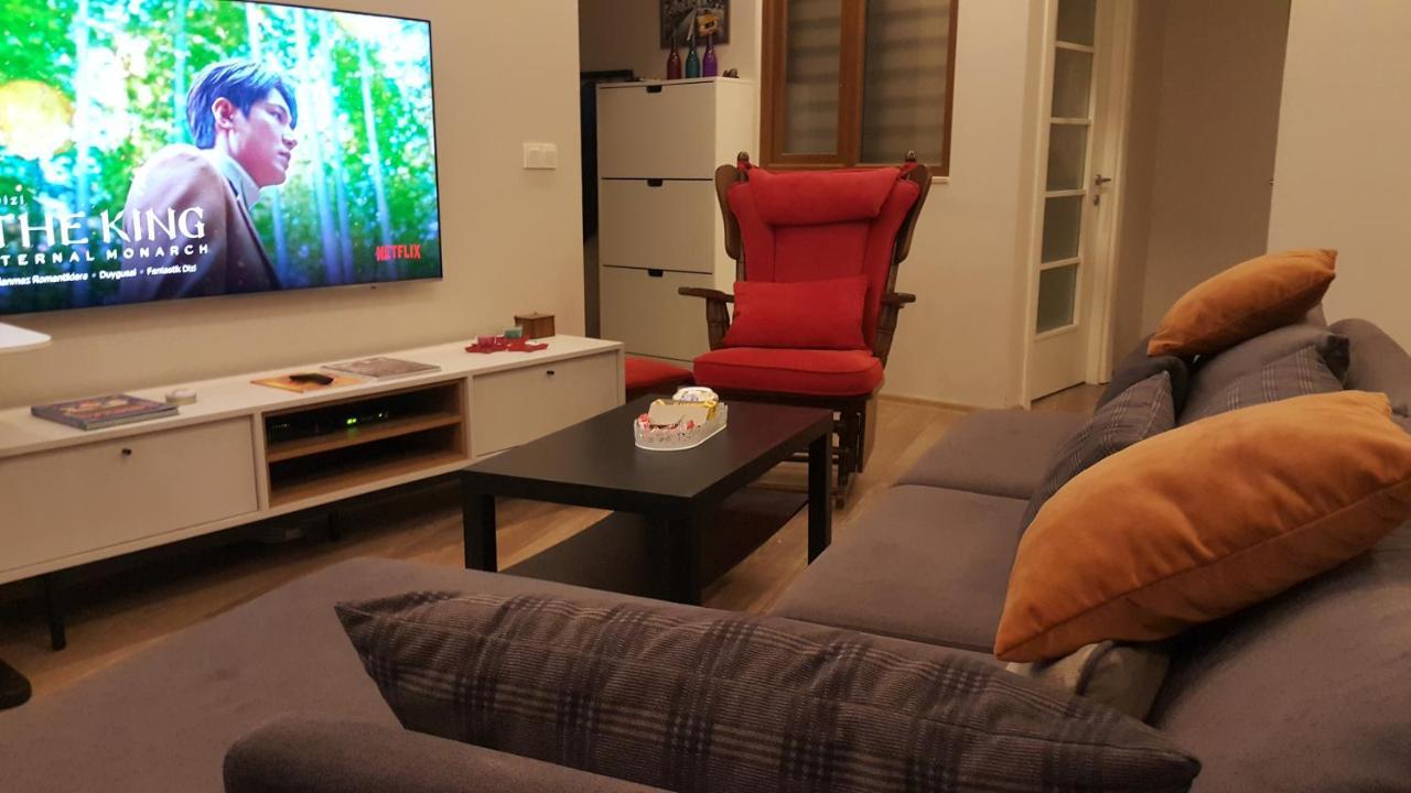 Shared Center Of The Istanbul, Metro 3 Mnt Homestay