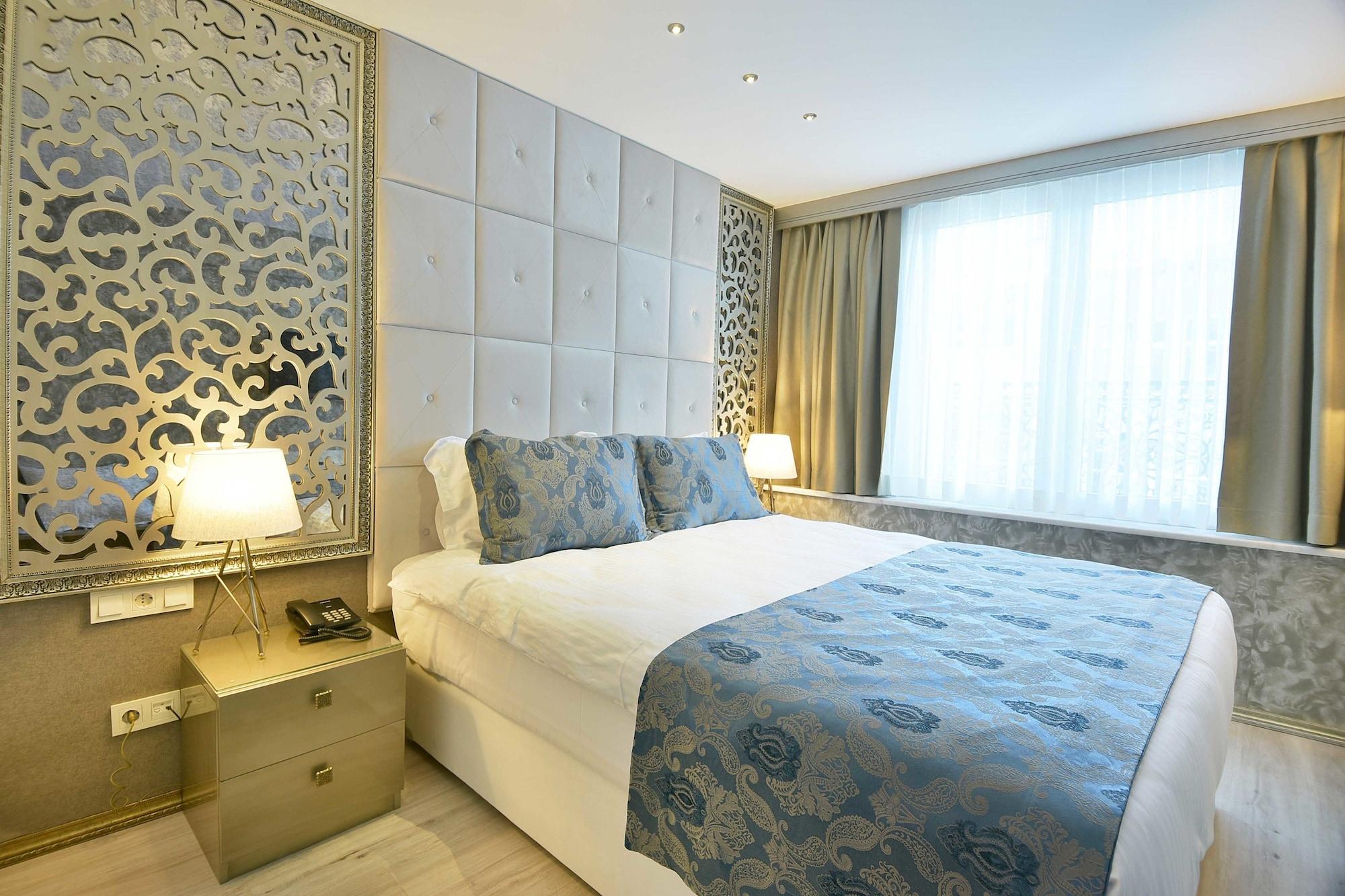 Adamel Hotel 3*