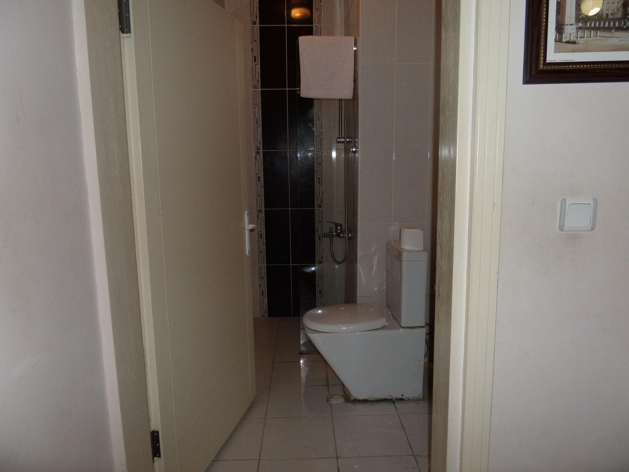Hotel Ercan 2*