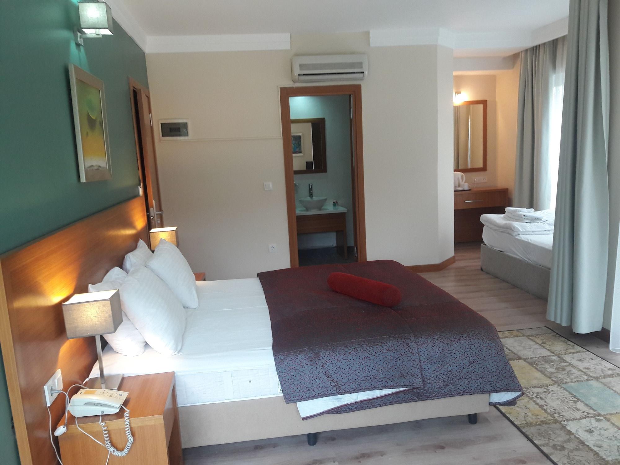 Island Hotel 2*
