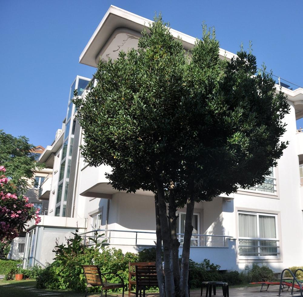 Island 2* Istanbul