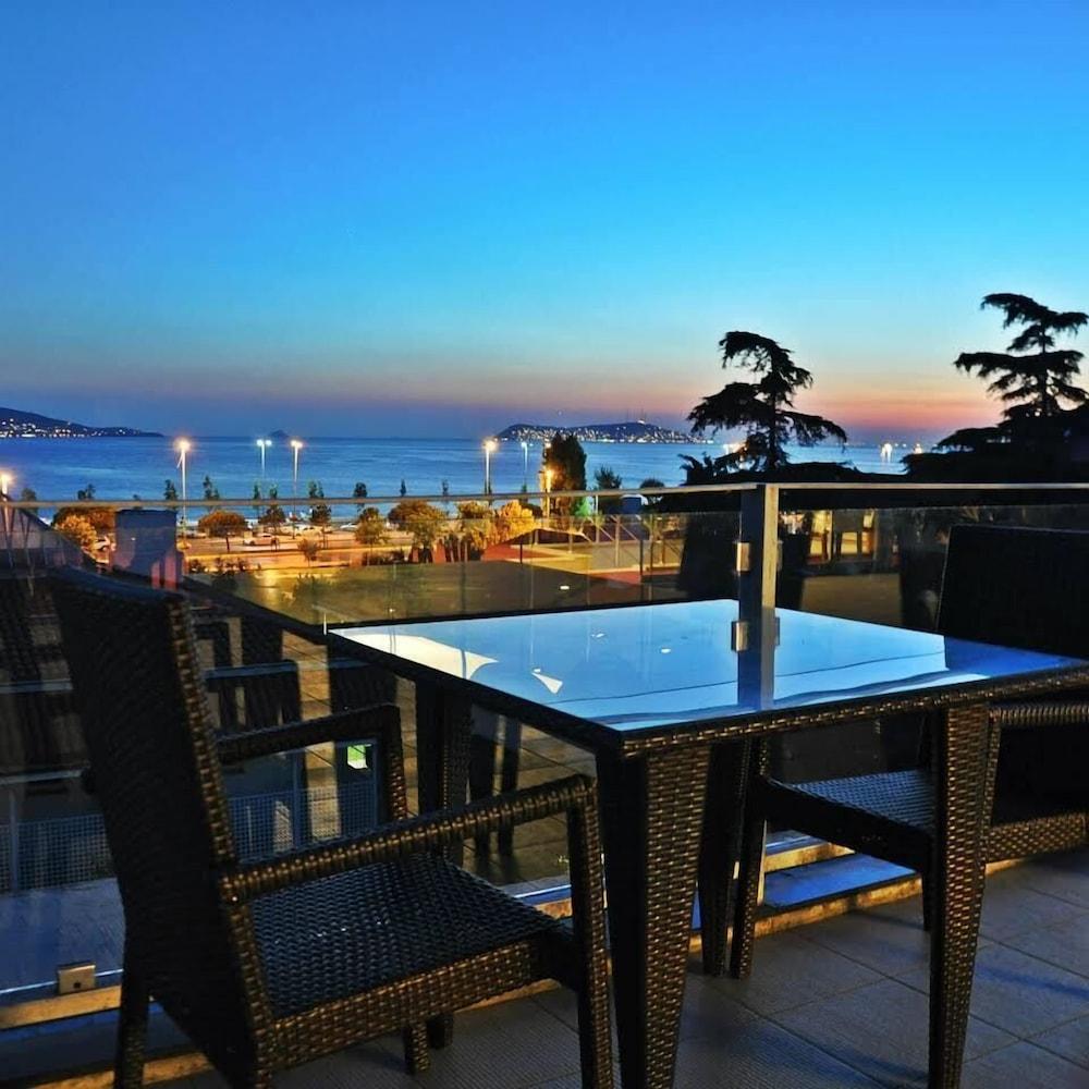 Hotel Island 2*