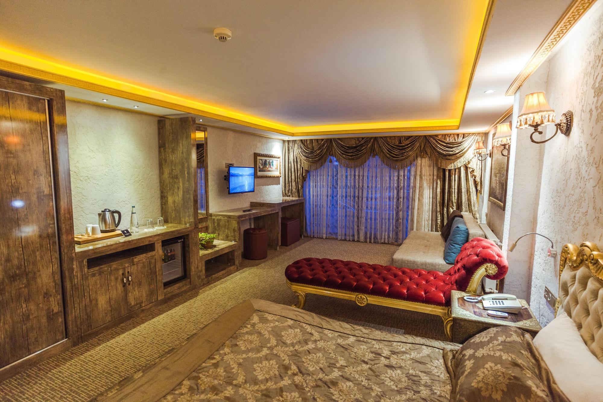 Grand Ambiance Hotel