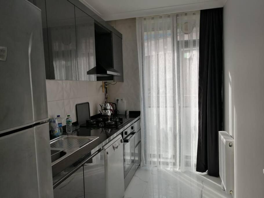 Sisli Apartment, 2 Bedrooms, 250 M Metro, New Modern Apartment