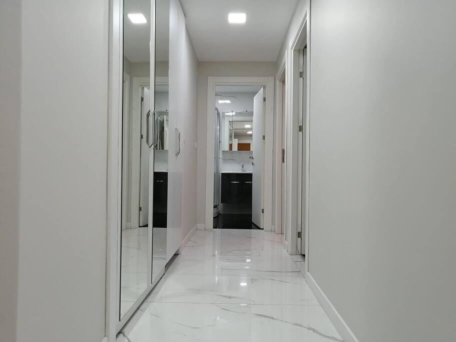 Apartment Sisli Apartment, 2 Bedrooms, 250 M Metro, New Modern Istanbul