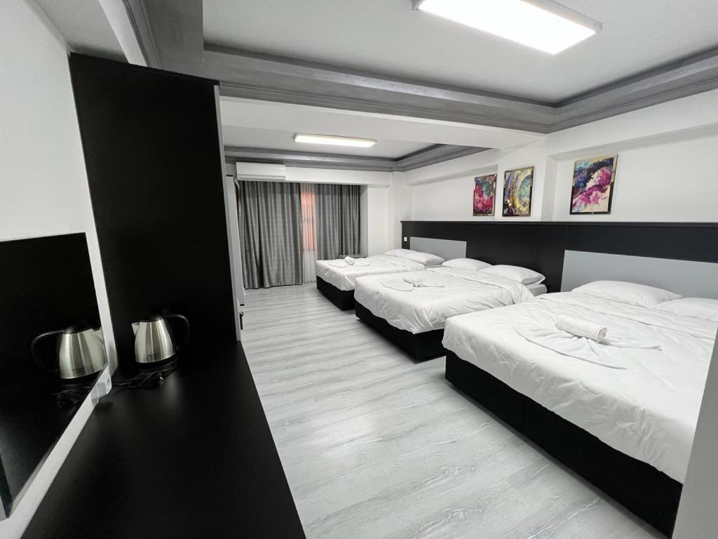 Grand Honey Hotel *