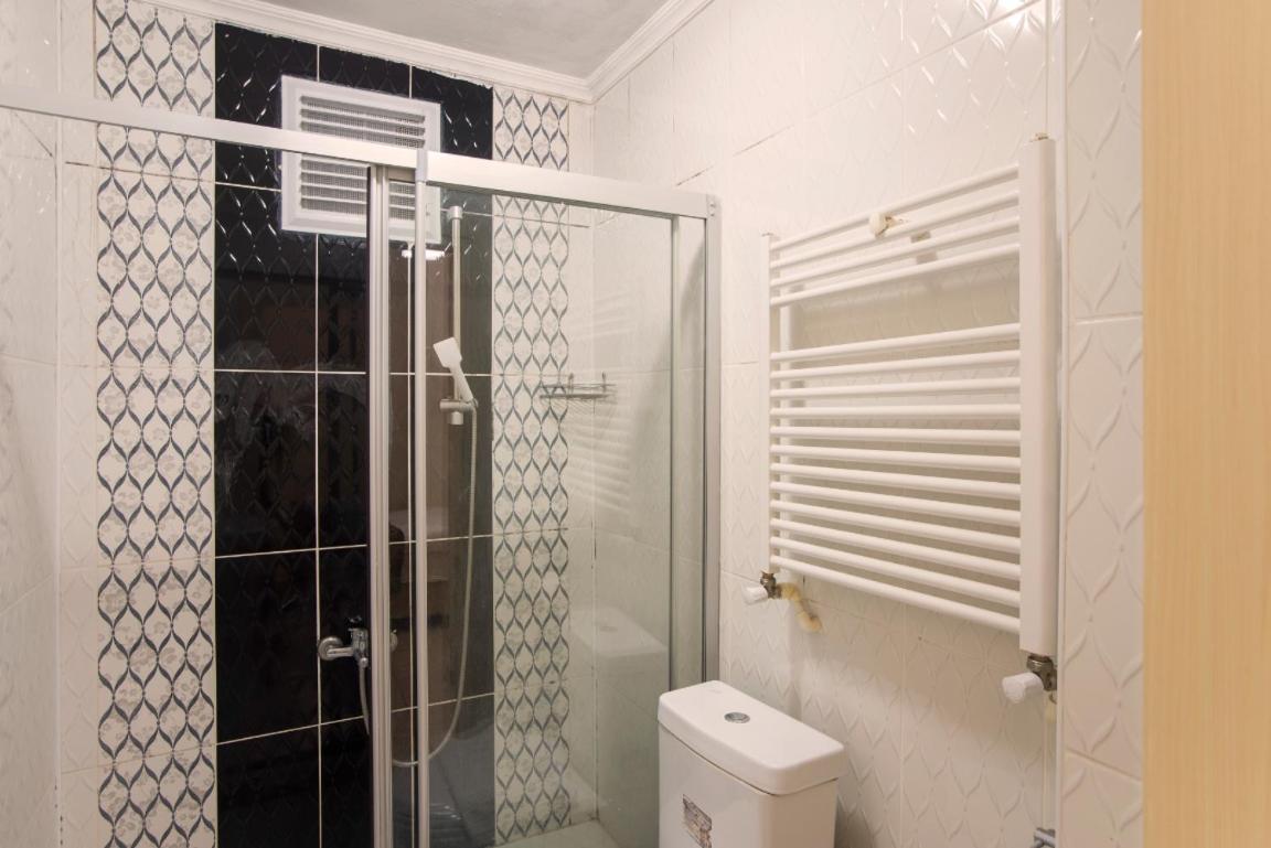 Oda ve Kahvaltı Divan Wooden