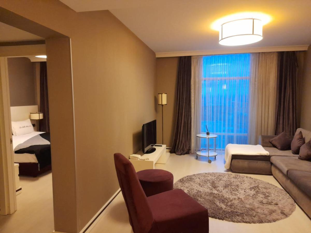 Atasehir Flora Suits