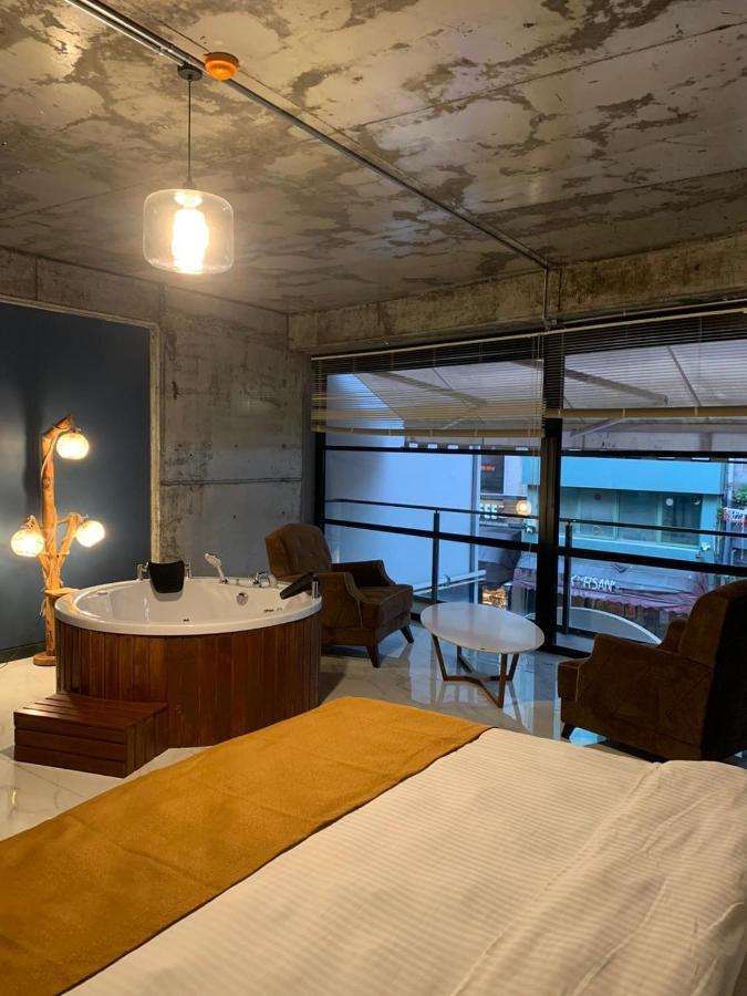 Mas Karakoey Istanbul