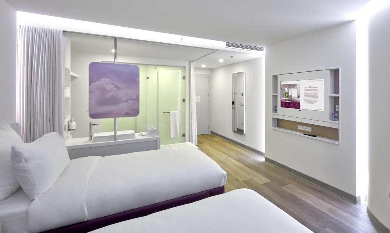 Hotel Yotelair Airport, Duty Free - International Transit Area