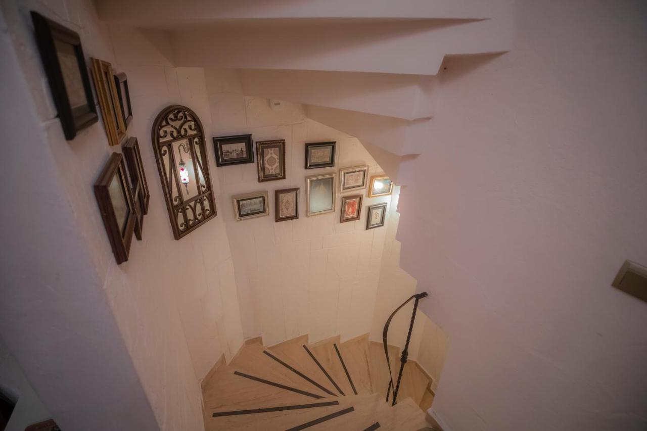 Antique Masterpiece Duplex In Besiktas Apartment