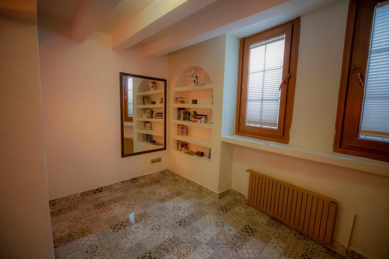 Apartment Antique Masterpiece Duplex In Besiktas