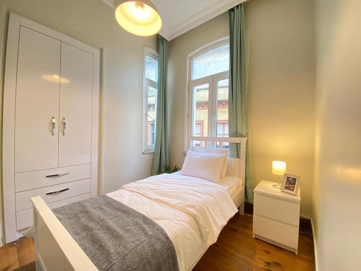 Apartment Building Near Galata Tower With Great View In Beyoglu Istanbul