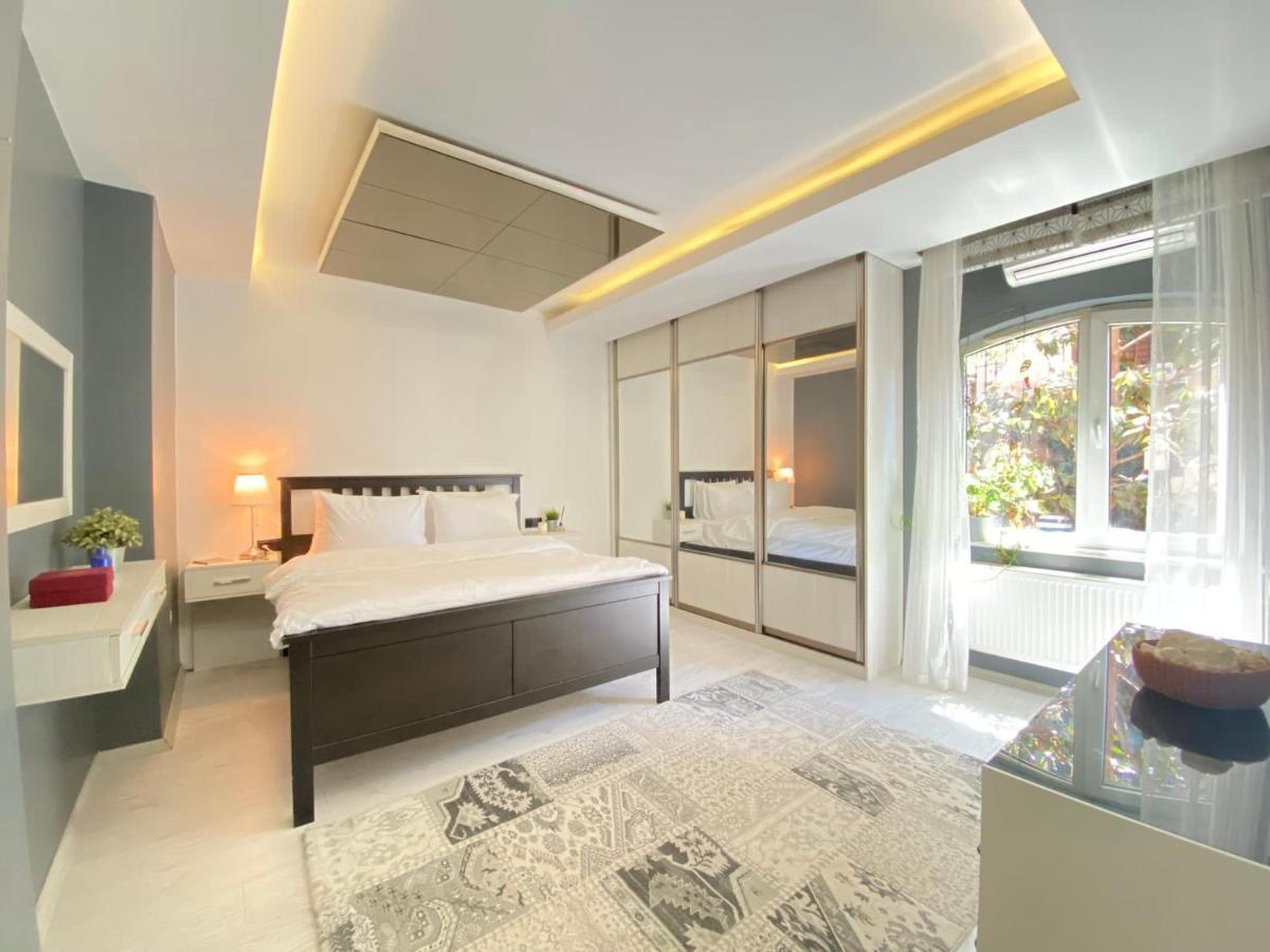 Delightful With Backyard And Bosphorus View In Uskudar İstanbul
