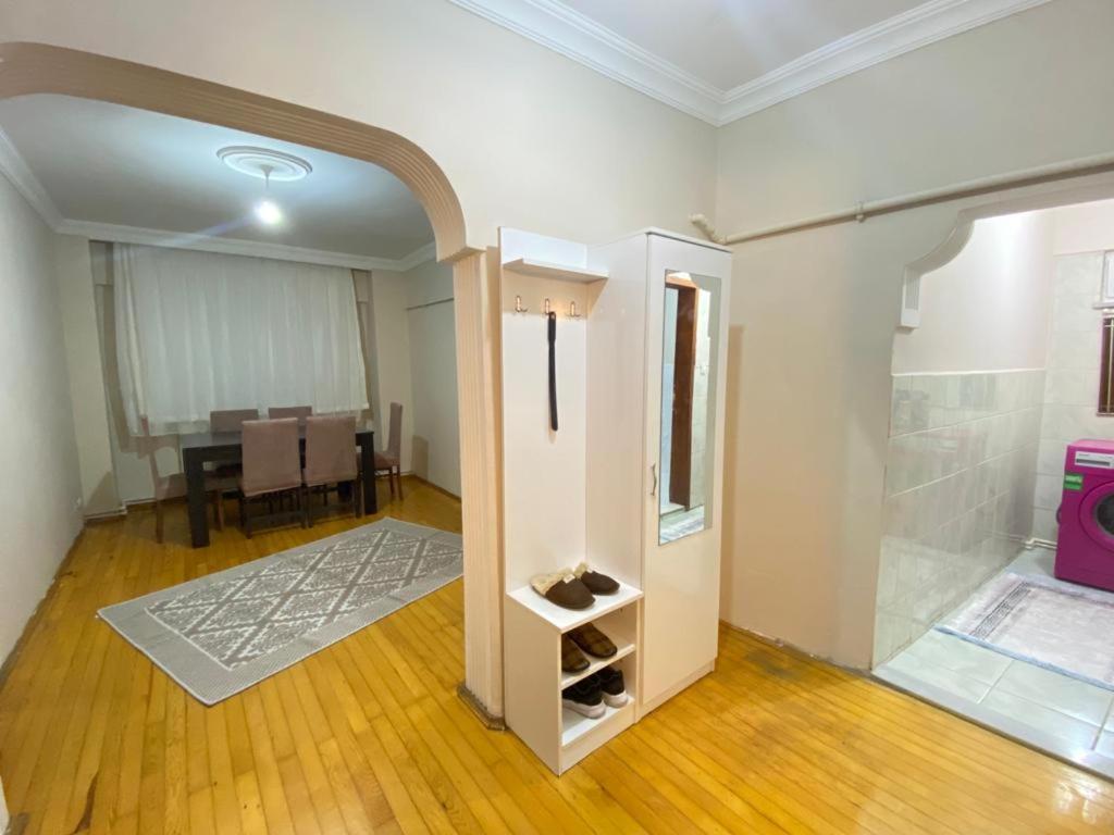 2 Bedrooms Central Area Located 2 Floor