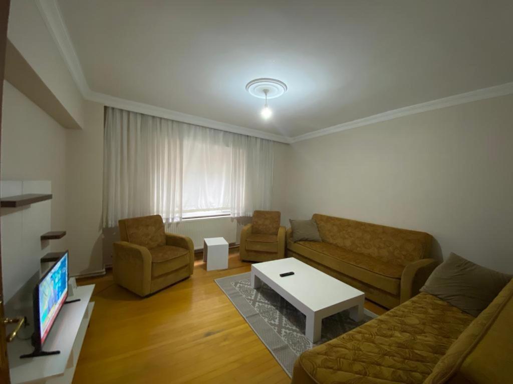 2 Bedrooms Central Area Located 2 Floor Istanbul